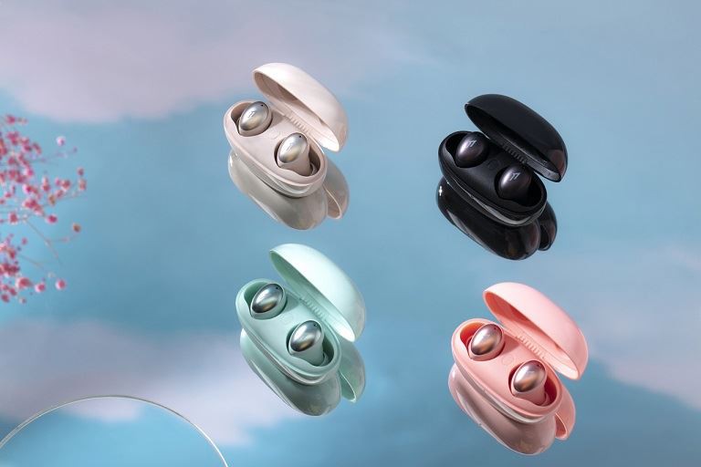 चार्जिंग पिन TWS हेडसेट या ईयरबड्स पर कैसे लागू होता है?