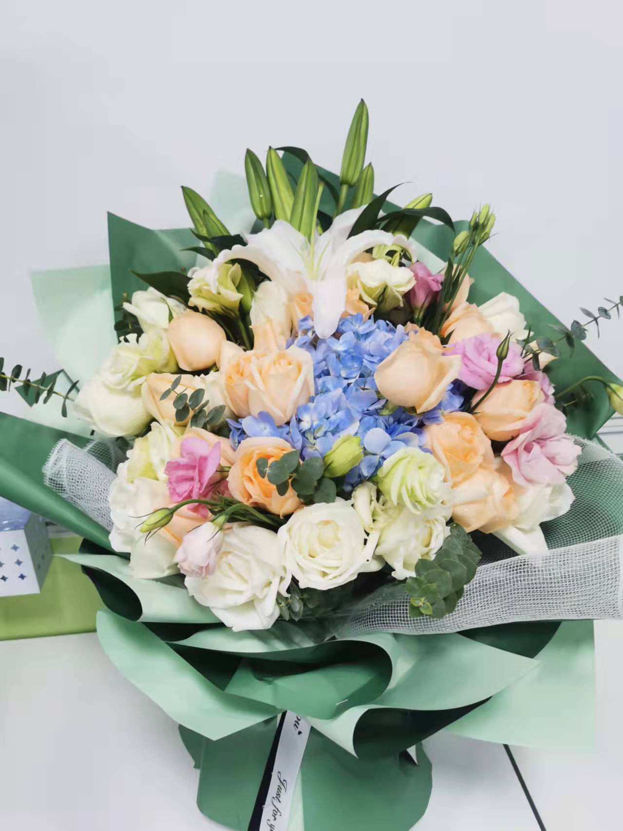 एक साथ मिलने और आगे बढ़ने के लिए आभारी हूं